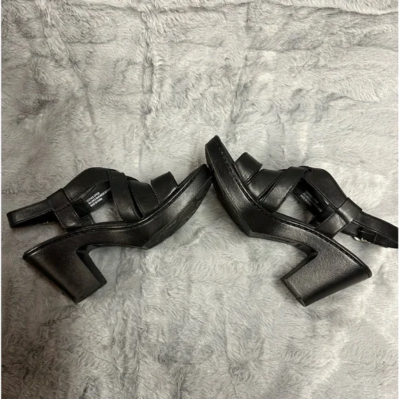 Born Ervin Sandals - Size 7 - Black - Gently Worn - Picture 7 of 8